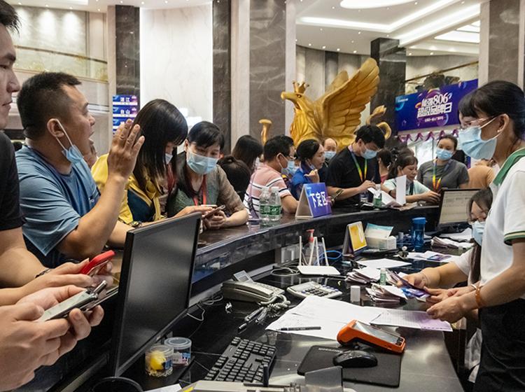 火熱引爆 | 能強(qiáng)806超級(jí)品牌日暨廣東入廠團(tuán)購?fù)昝朗展伲?  />
                                    
									 
                           </div><div   id=